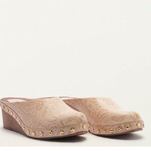 💐FARM Rio Beige Embossed Wedge Mules Size 11